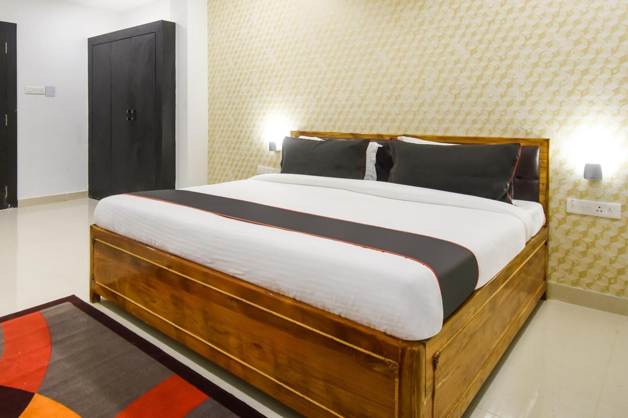 Collection O Red Velvet Premium Hotell Balianta Eksteriør bilde